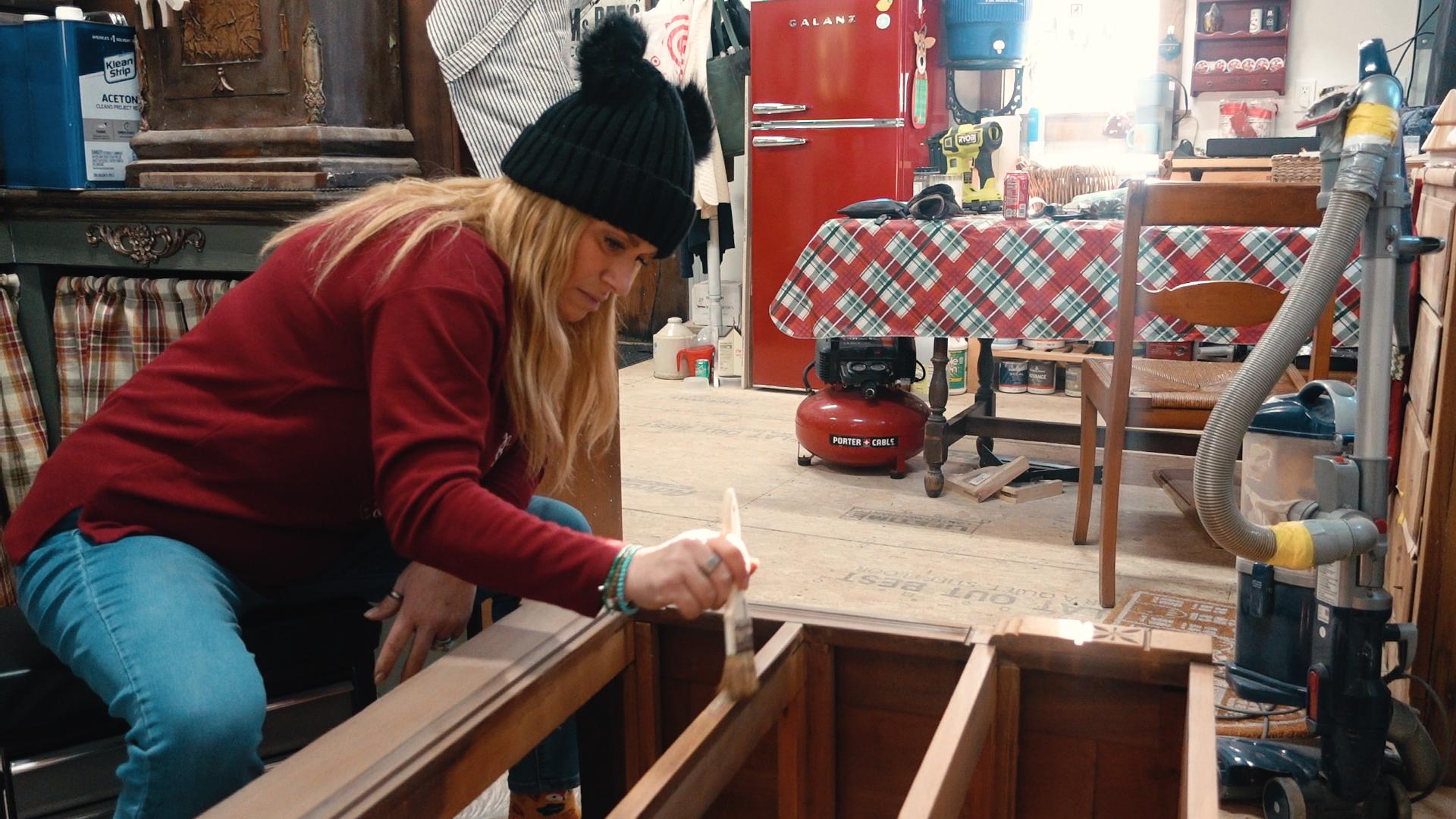 How to Start Flipping Furniture: What You Need, Where to Begin, and Why Your Workspace Matters